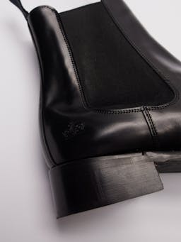 Black Silvia chelsea boots Shoes Macian    - Collagerie