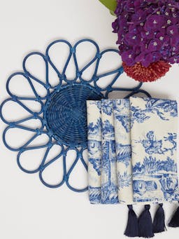 Blue rattan flower placemats, set of 4 Interiors Maison Margaux    - Collagerie