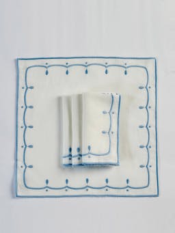 Peony white and pale blue napkins, set of 4 SALES Maison Margaux    - Collagerie