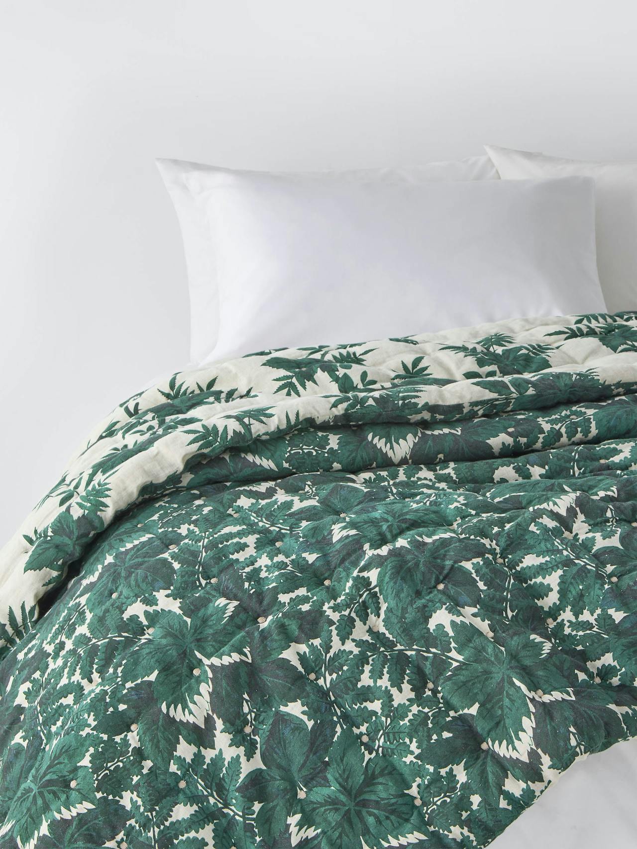 Botanical vine bedspread, leaf green