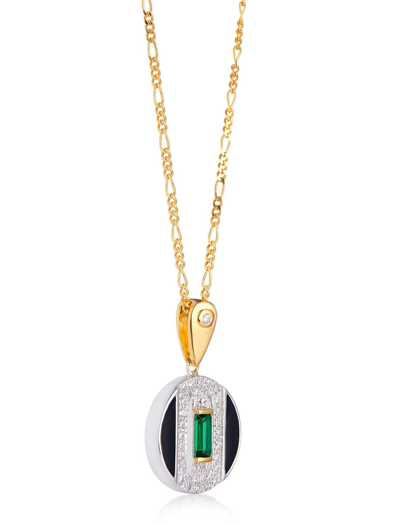 Daphne necklace on figaro chain Pendant V by Laura Vann    - Collagerie