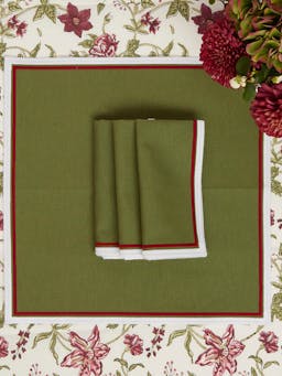 Festive green napkins, set of 4 Interiors Maison Margaux    - Collagerie