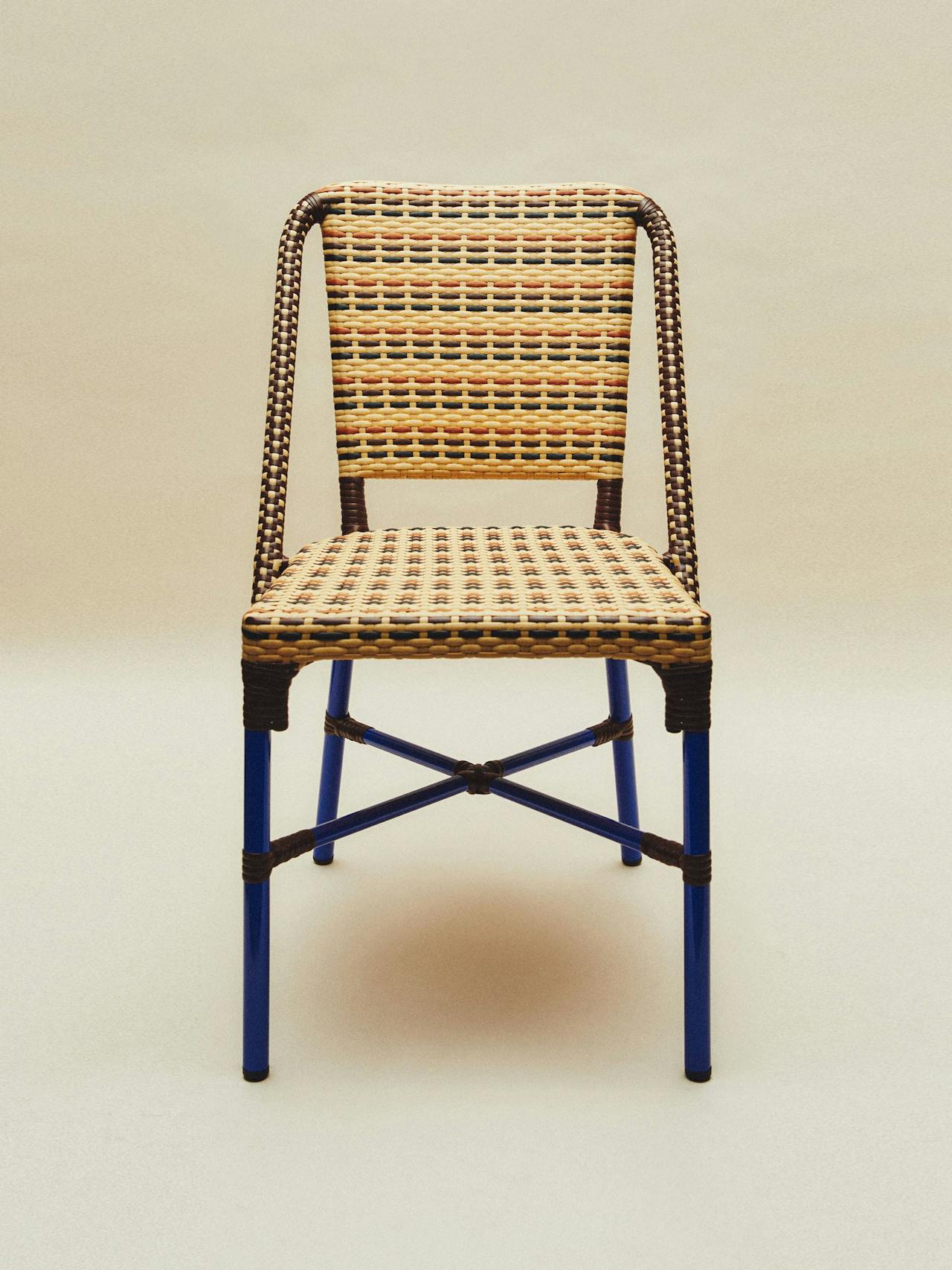 Woven chair with metal structure