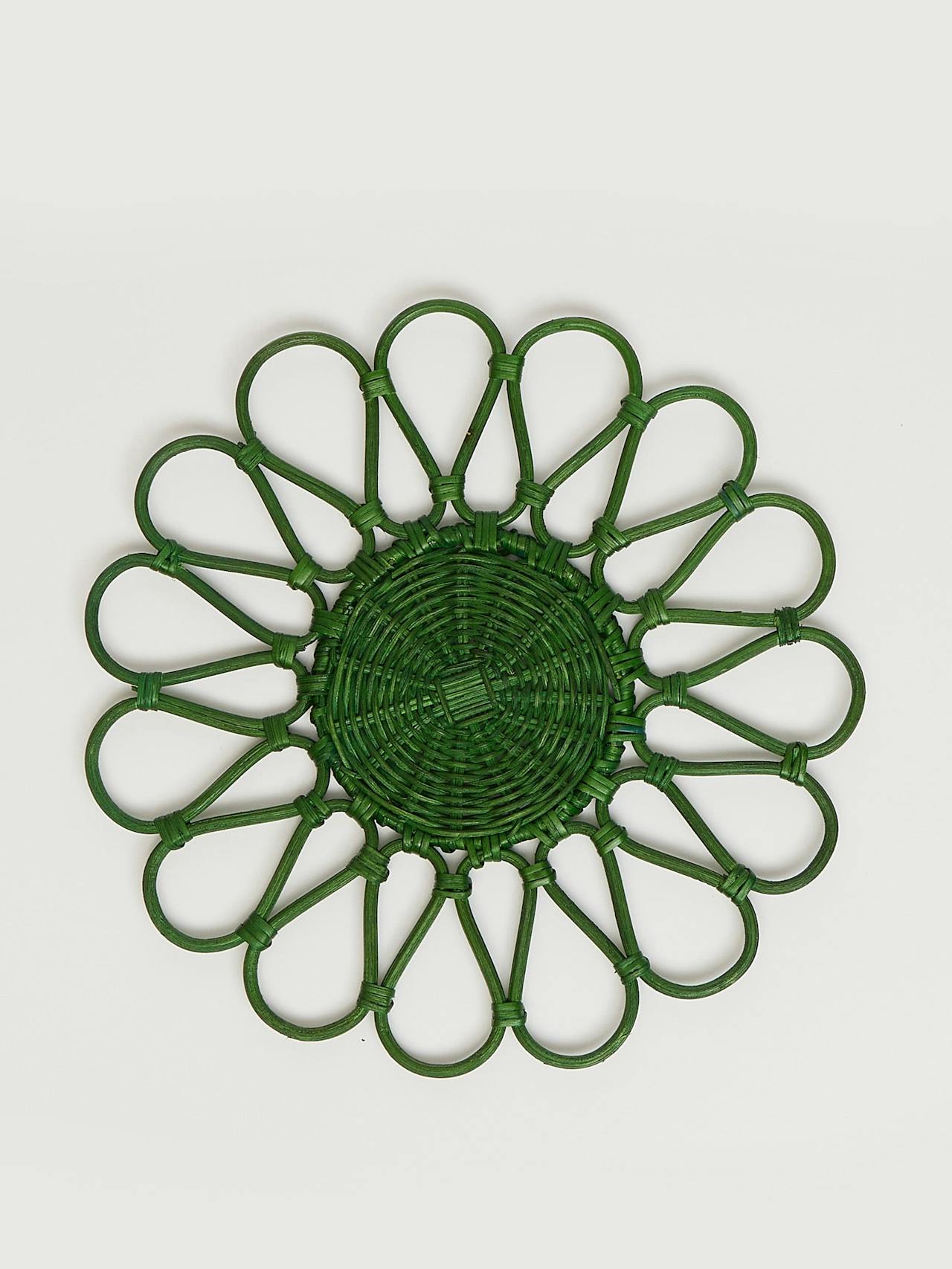 Green rattan flower placemats, set of 4