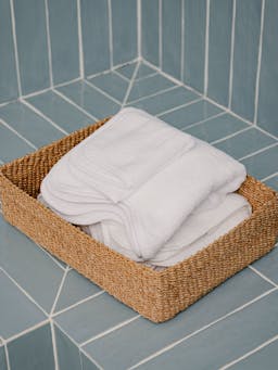 Medium abaca rectangular storage basket Home Decor Rebecca Udall    - Collagerie