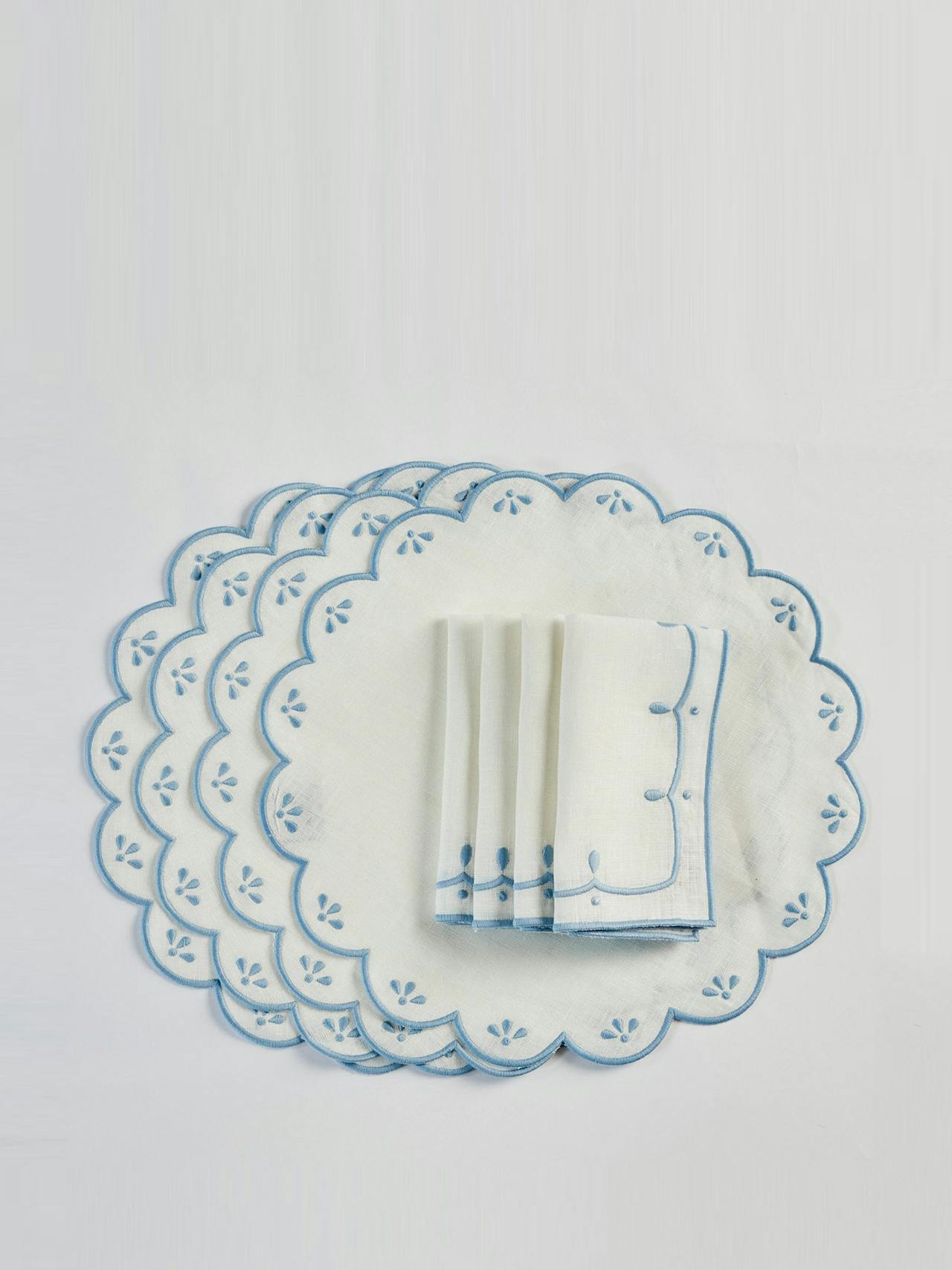 Peony white and pale blue napkins, set of 4 SALES Maison Margaux    - Collagerie