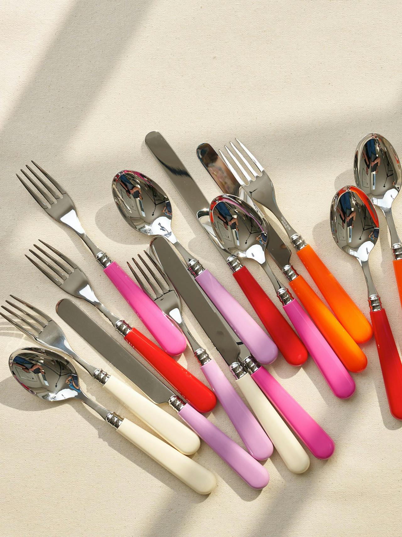 Red cutlery in stainless steel  Domenica Marland    - Collagerie