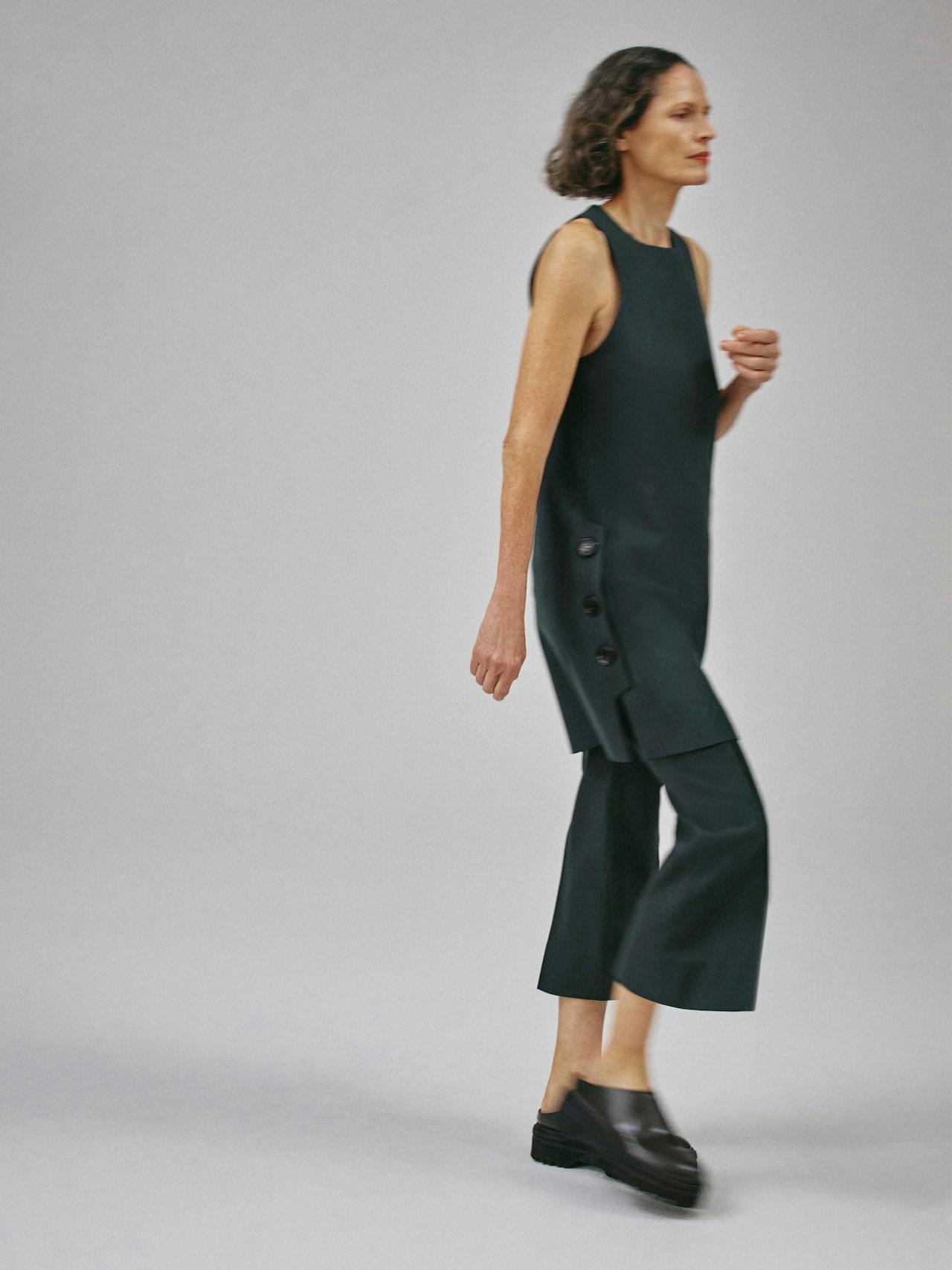 Verde Apli cropped flare trouser with slit Clothing Marina Moscone    - Collagerie