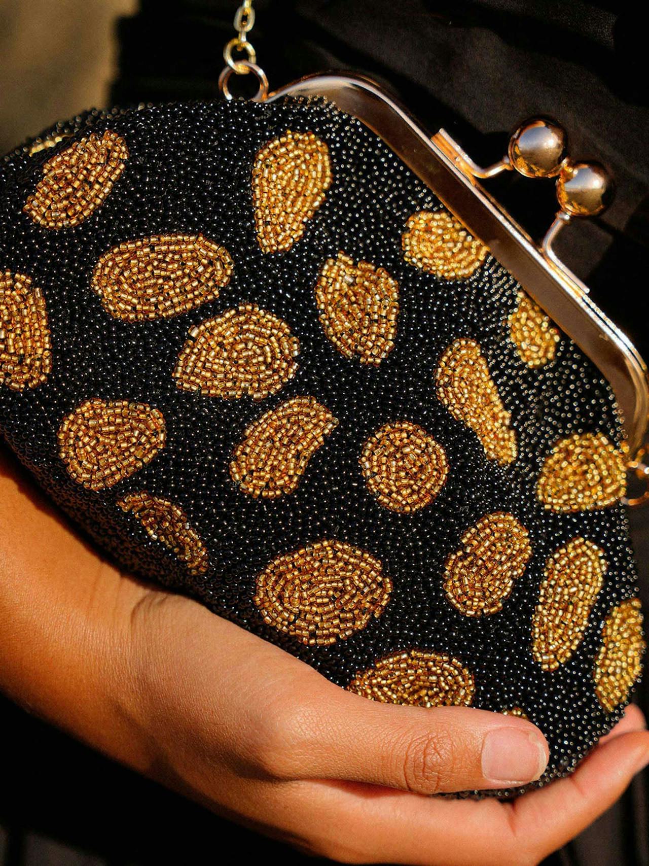 Arnoldi black gold hand-beaded clutch in black and gold Clutch bag BrunnaCo    - Collagerie