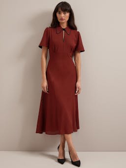 Dark red Reya techni voile midi dress Dress Cefinn    - Collagerie