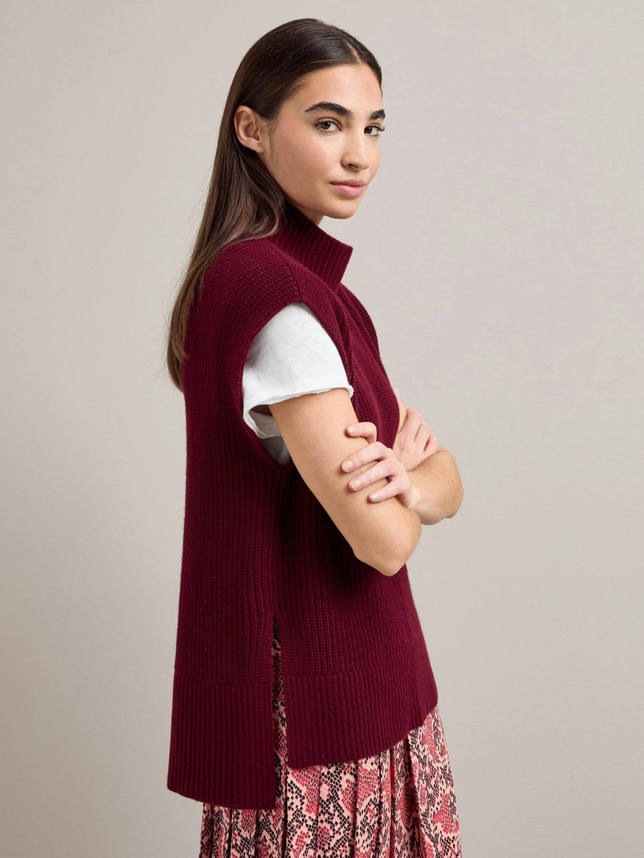 Burgundy Janice cashmere blend funnel neck sleeveless jumper Knit Cefinn    - Collagerie