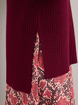 Burgundy Janice cashmere blend v neck sleeveless jumper Knit Cefinn    - Collagerie