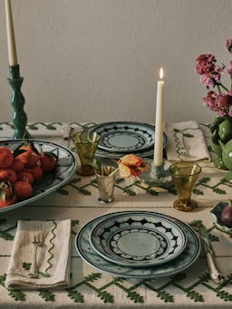 Gigi aqua dinner plate Interiors Carolina Irving & Daughters    - Collagerie