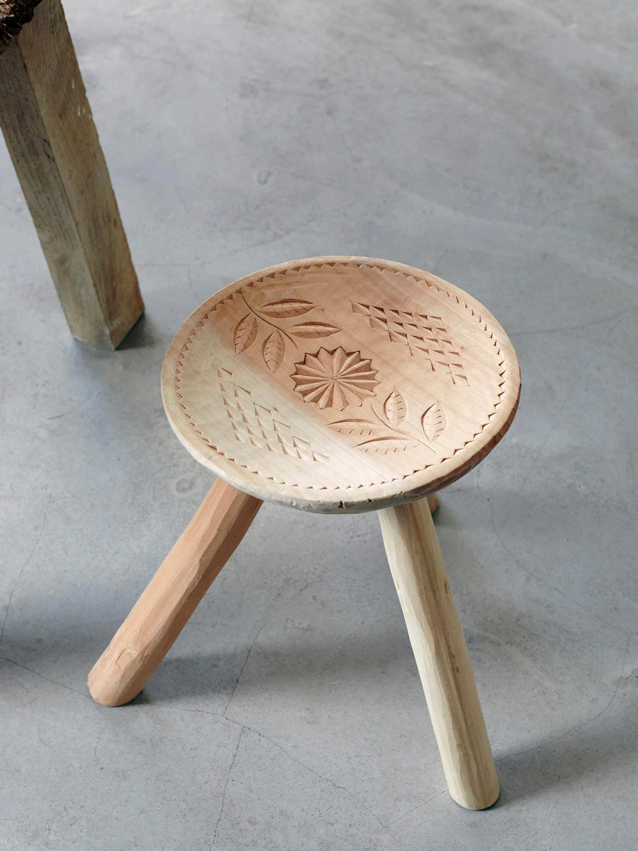 Wooden stool with motif  Casa de Folklore    - Collagerie