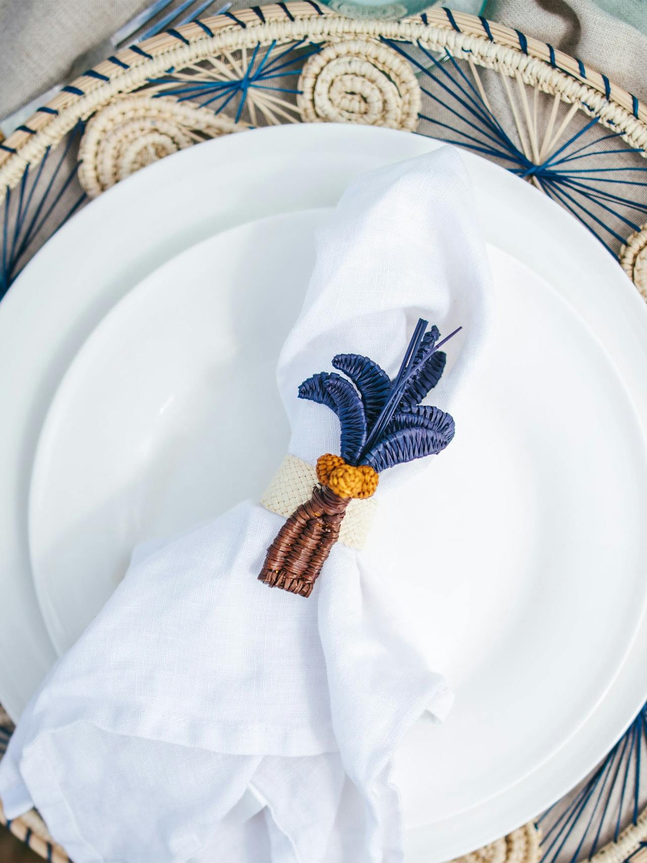 Palmito woven mixed palm tree napkin rings, set of 4 Woven Napkin Rings The Colombia Collective    - Collagerie