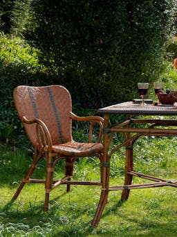 Emerson outdoor dining table Rattan Sharland England    - Collagerie