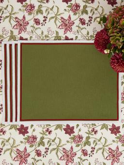 Festive green placemats, set of 4 Interiors Maison Margaux    - Collagerie