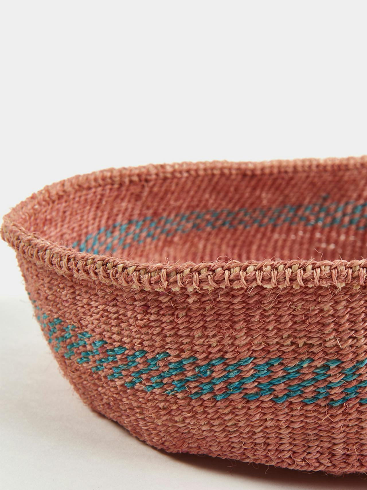 Sisal bread basket in blush 2 Basket Hadeda    - Collagerie