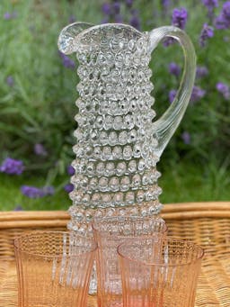 Tall hobnail jug Glassware Sharland England    - Collagerie