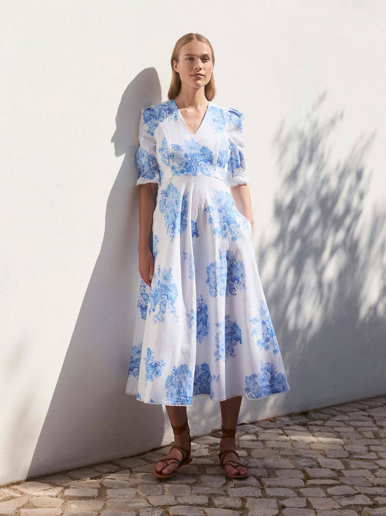 Flora blue garden floral dress DRESSES Beulah London    - Collagerie