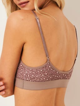 Neutral leopard taupe t-shirt bra T-shirt Bra Stripe & Stare    - Collagerie