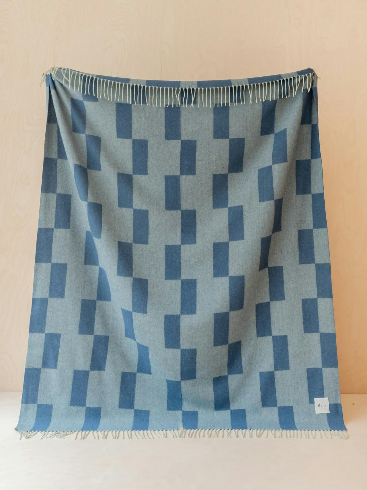 Lambswool blanket in blue checker