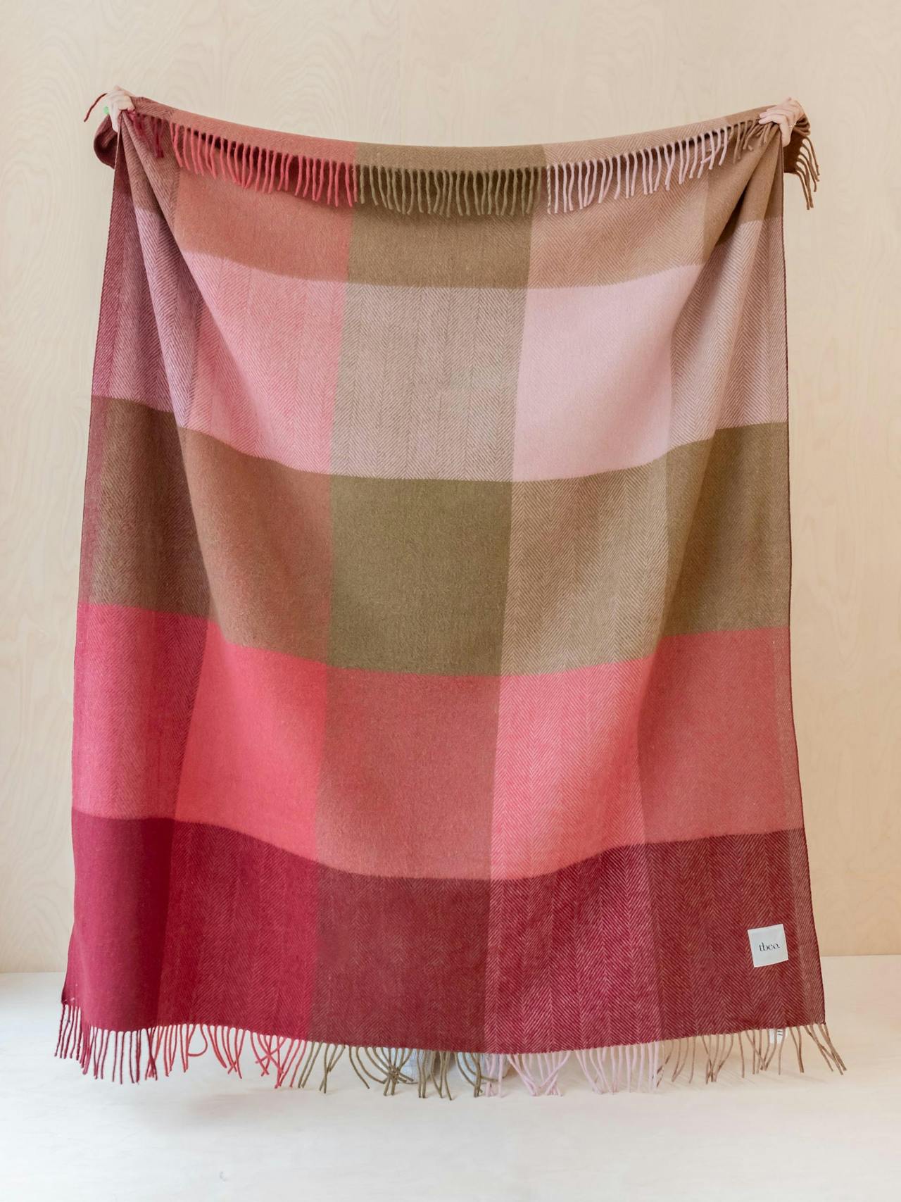 Recycled wool blanket in pink herringbone block check