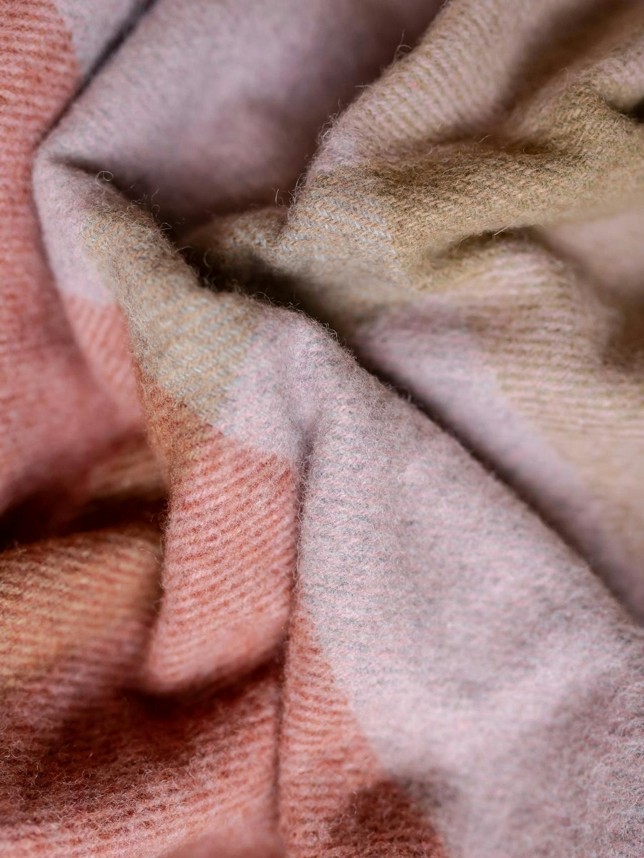 Recycled wool blanket in pink oversized patchwork check Home > Blankets > Recycled Wool Blankets > Large TBCo    - Collagerie