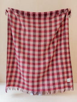 Recycled wool blanket in pink waffle gingham Home > Blankets > Recycled Wool Blankets > Large TBCo    - Collagerie