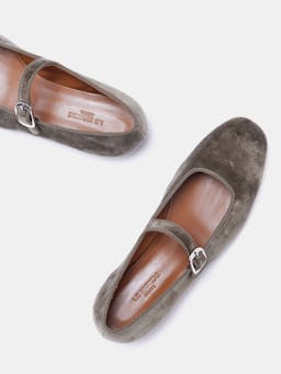 Grey velvet Mary Jane flats Footwear Le Monde Beryl    - Collagerie