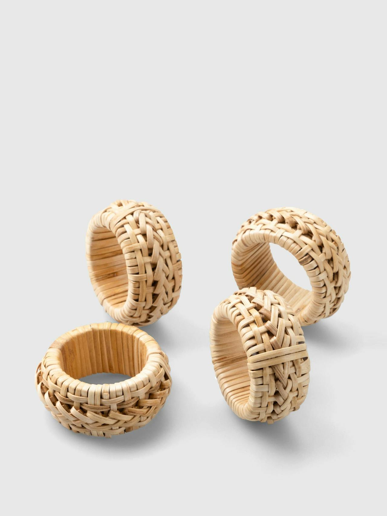 Wicker napkin rings, set of 4