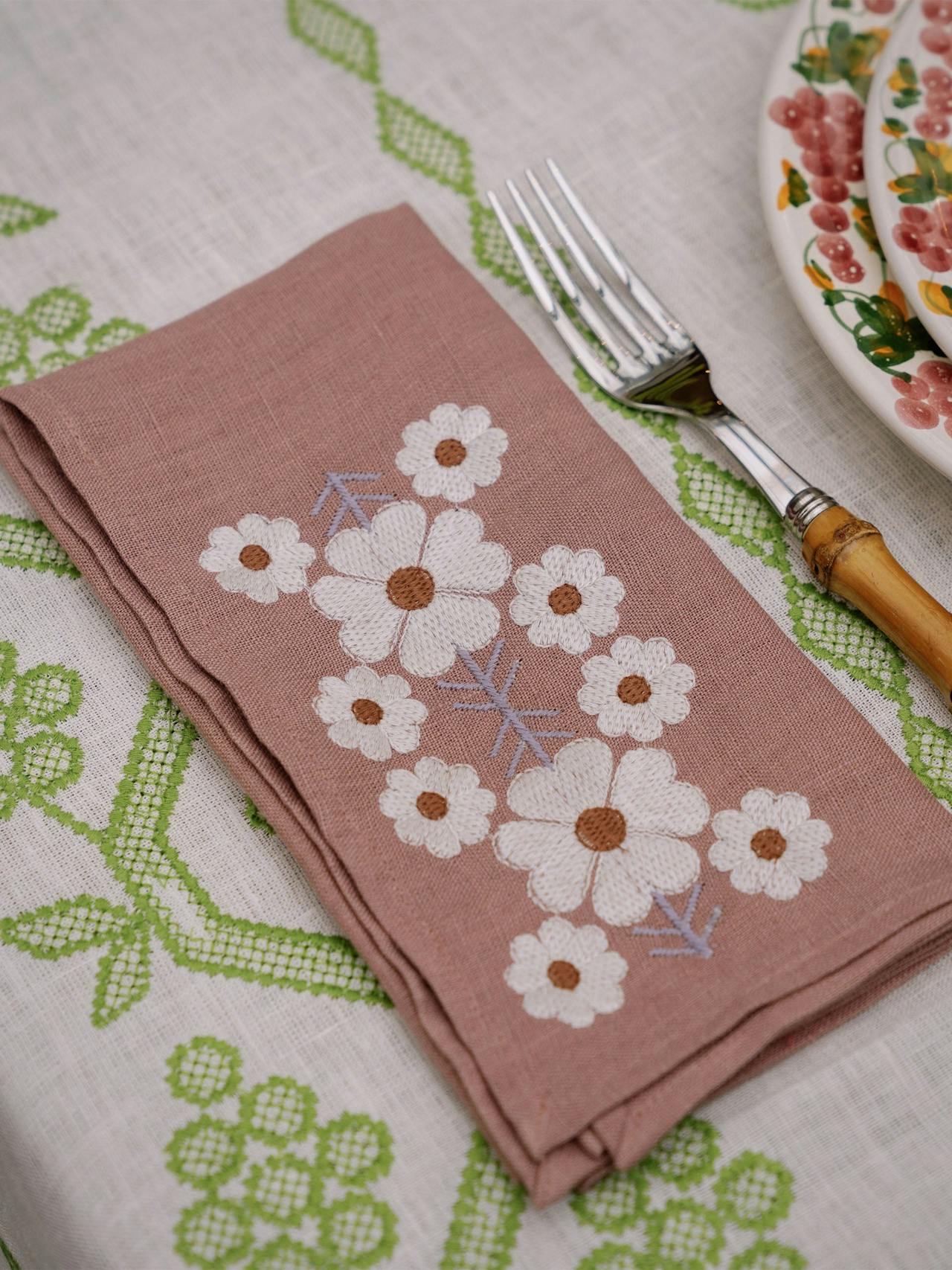 Tulpina linen napkins Interiors Sharland England    - Collagerie