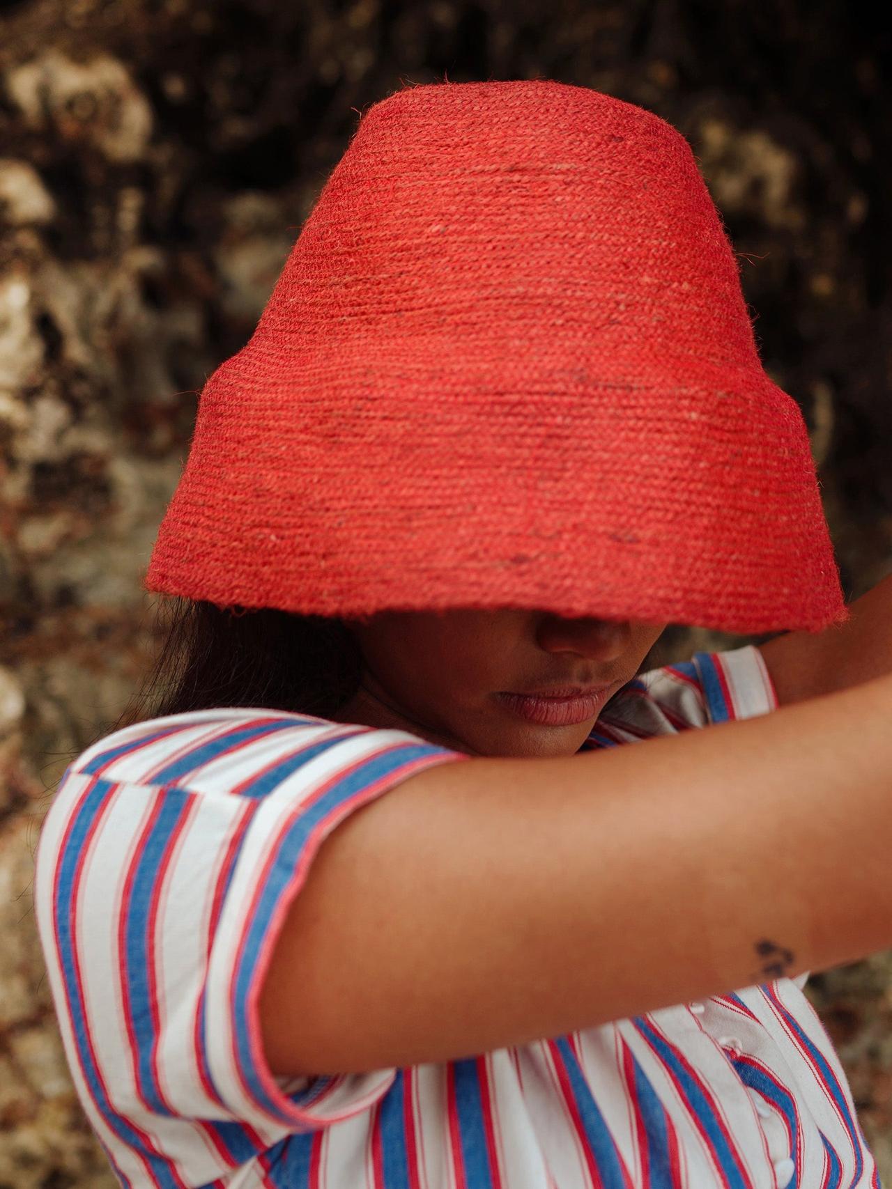 Naomi jute clochet straw hat in red Bucket Hats BrunnaCo    - Collagerie