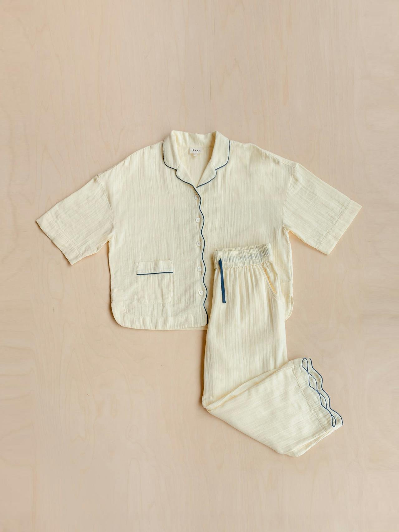 Cotton pyjamas in buttermilk