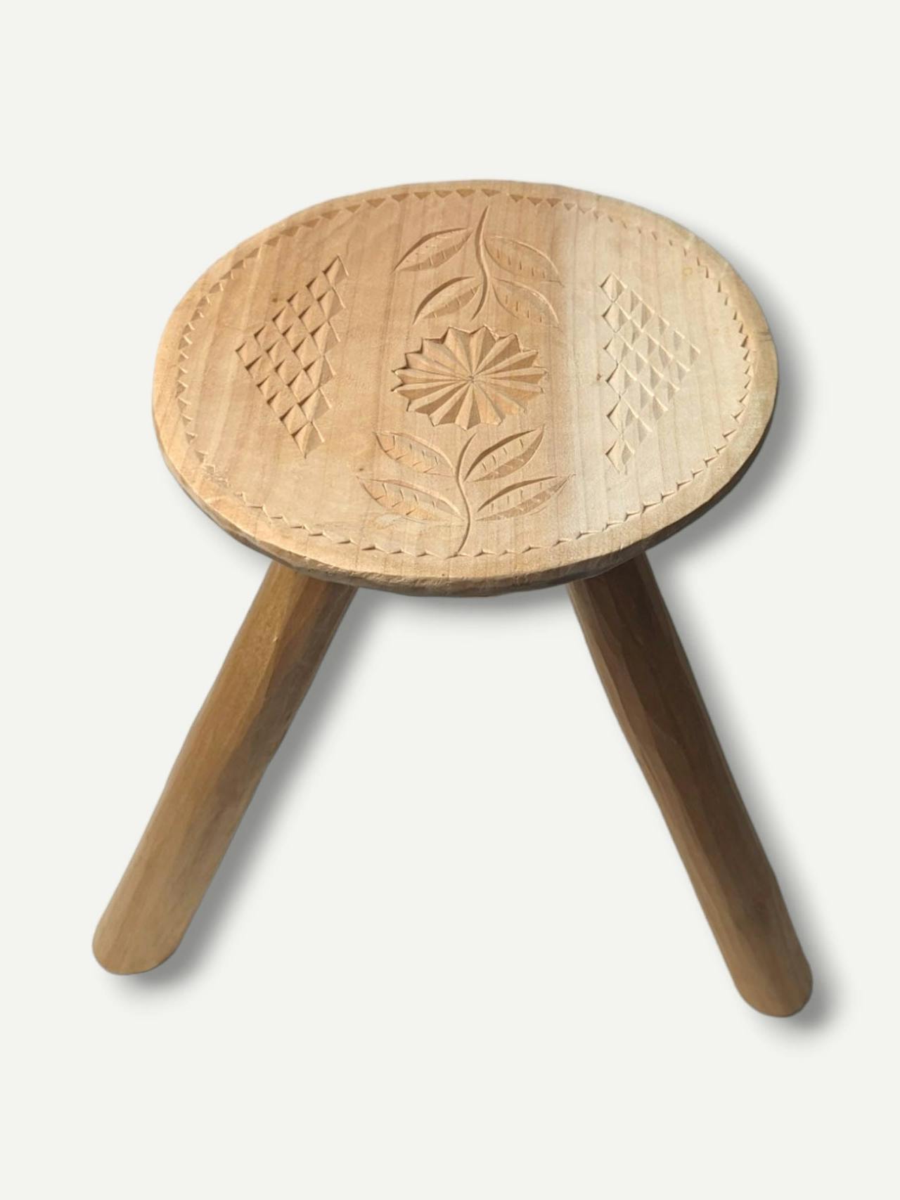 Wooden stool with motif  Casa de Folklore    - Collagerie