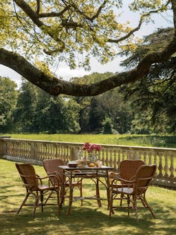 Emerson outdoor dining table Rattan Sharland England    - Collagerie