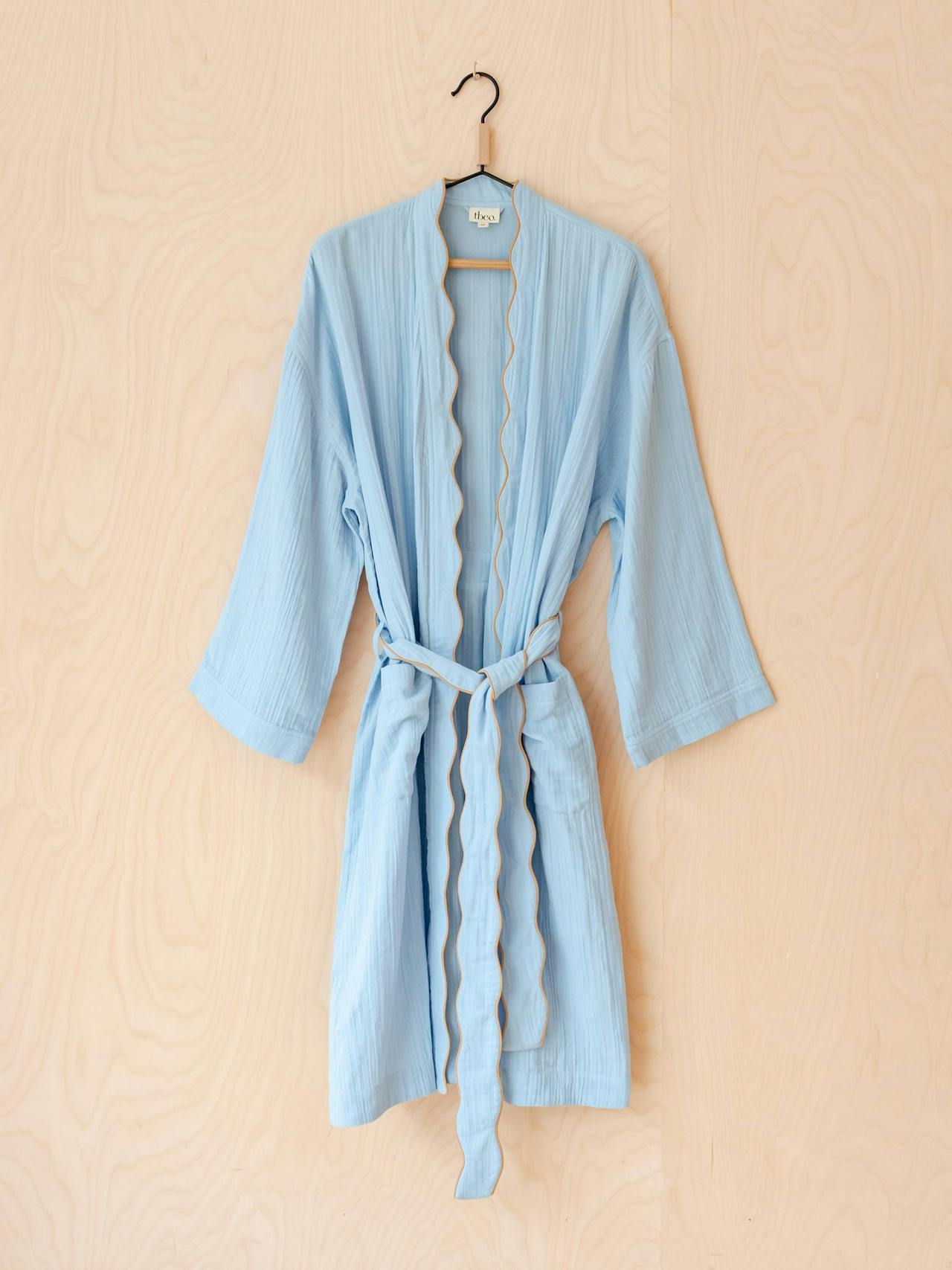 Cotton robe in blue scallop
