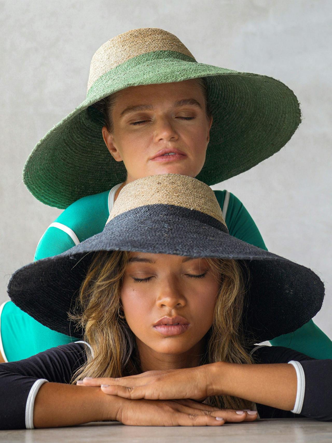 Riri duo jute handwoven straw hat in natural and kelly green Hat BrunnaCo    - Collagerie