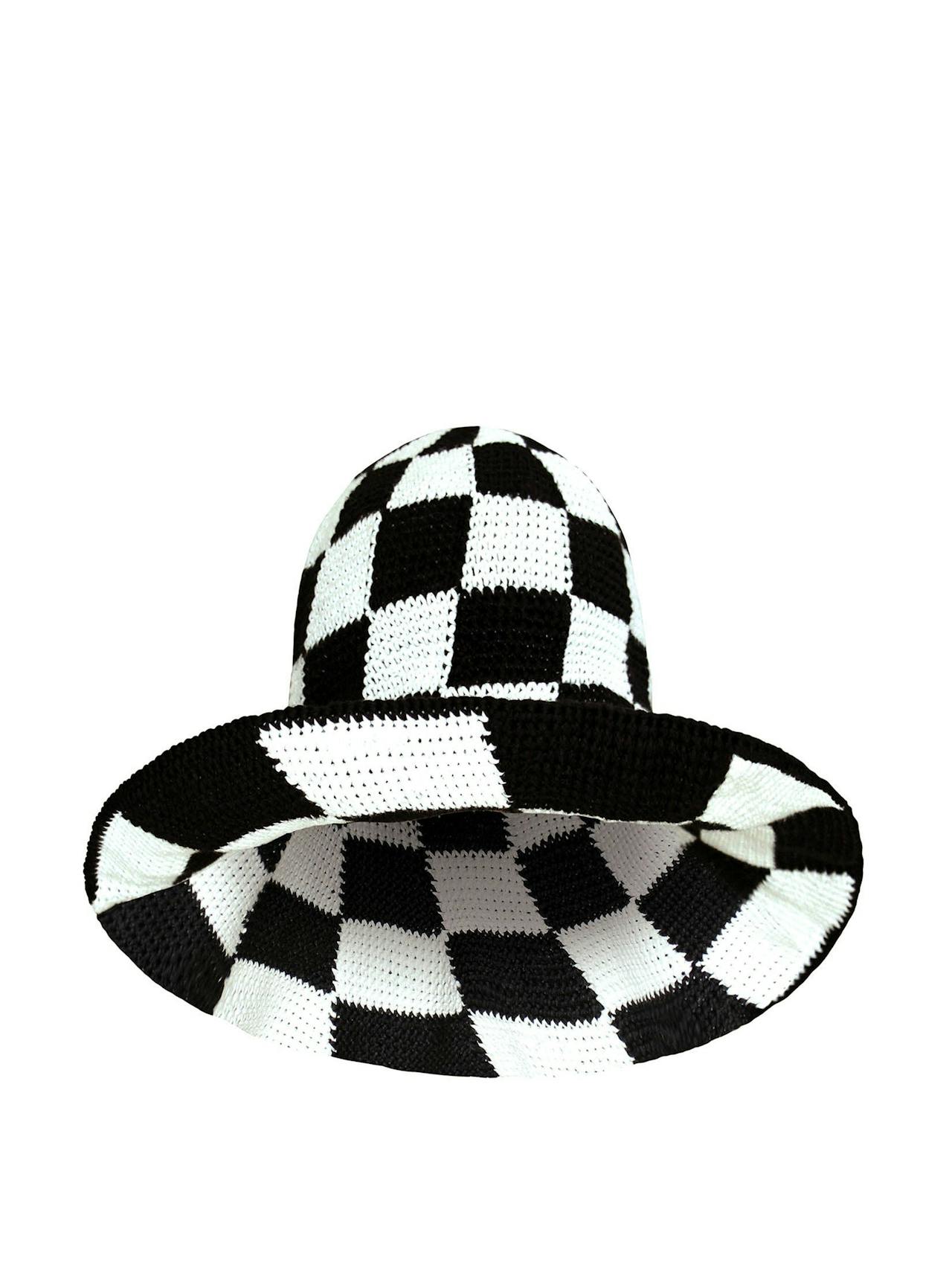 Silo checkered crochet hat in black and white