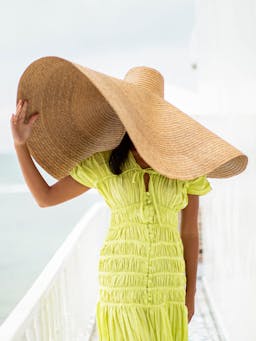 Solana oversized straw hat in toasted beige Straw hats BrunnaCo    - Collagerie