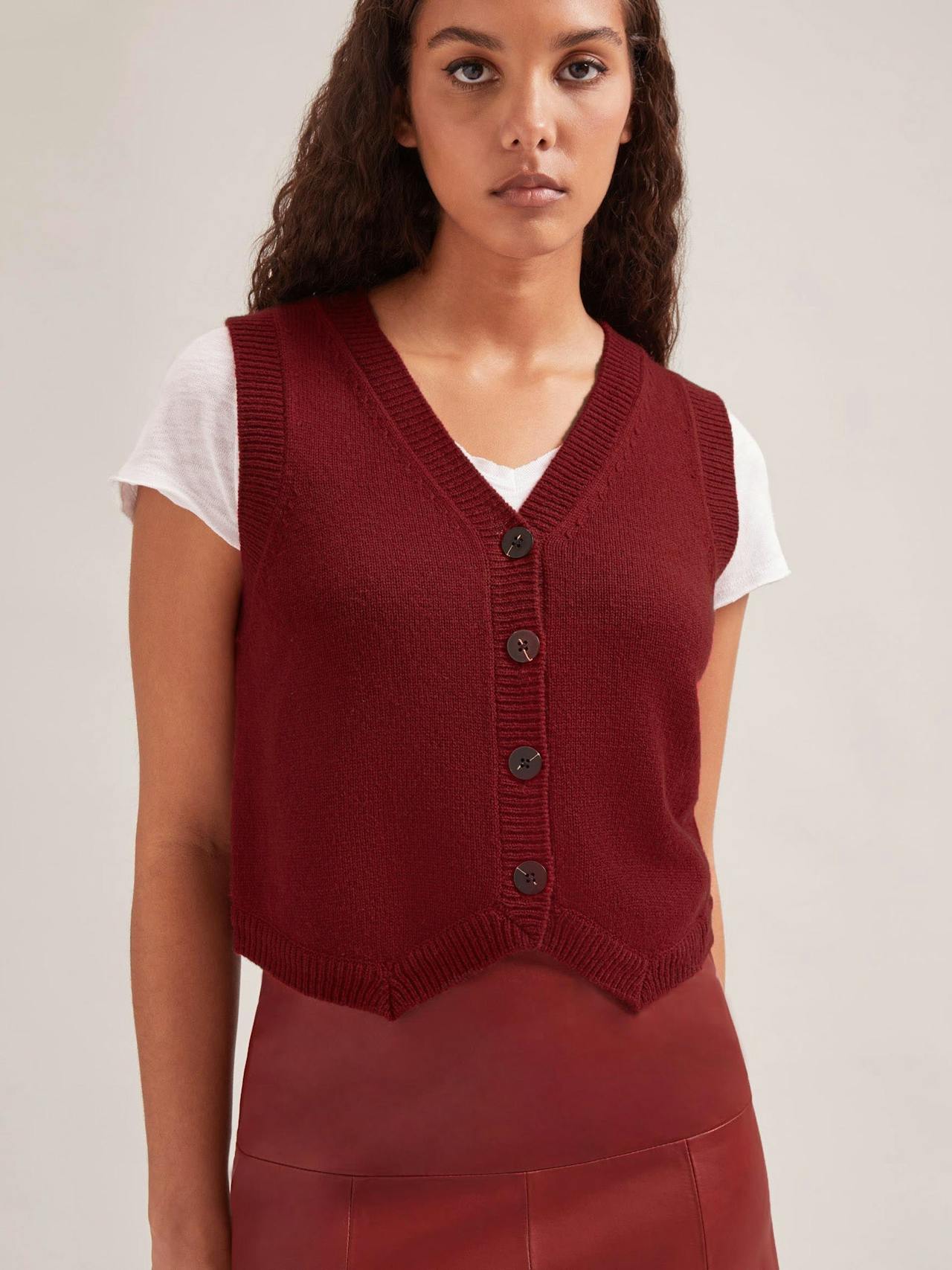 Dark red Wesley cashmere blend v neck waistcoat Knit Cefinn    - Collagerie