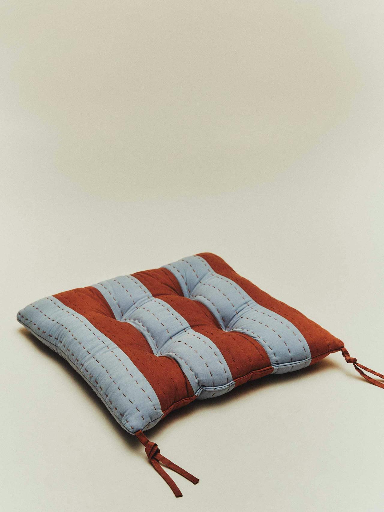 Striped seat cushion