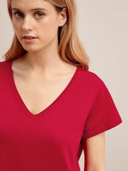 Red Madison linen blend v neck knit t-shirt Knit Cefinn    - Collagerie