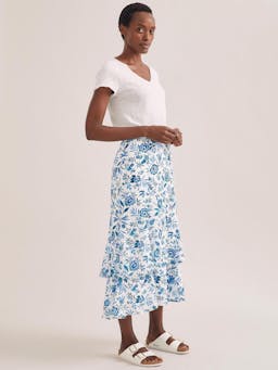 White blue palm floral Lotta cotton blend maxi skirt Skirt Cefinn    - Collagerie