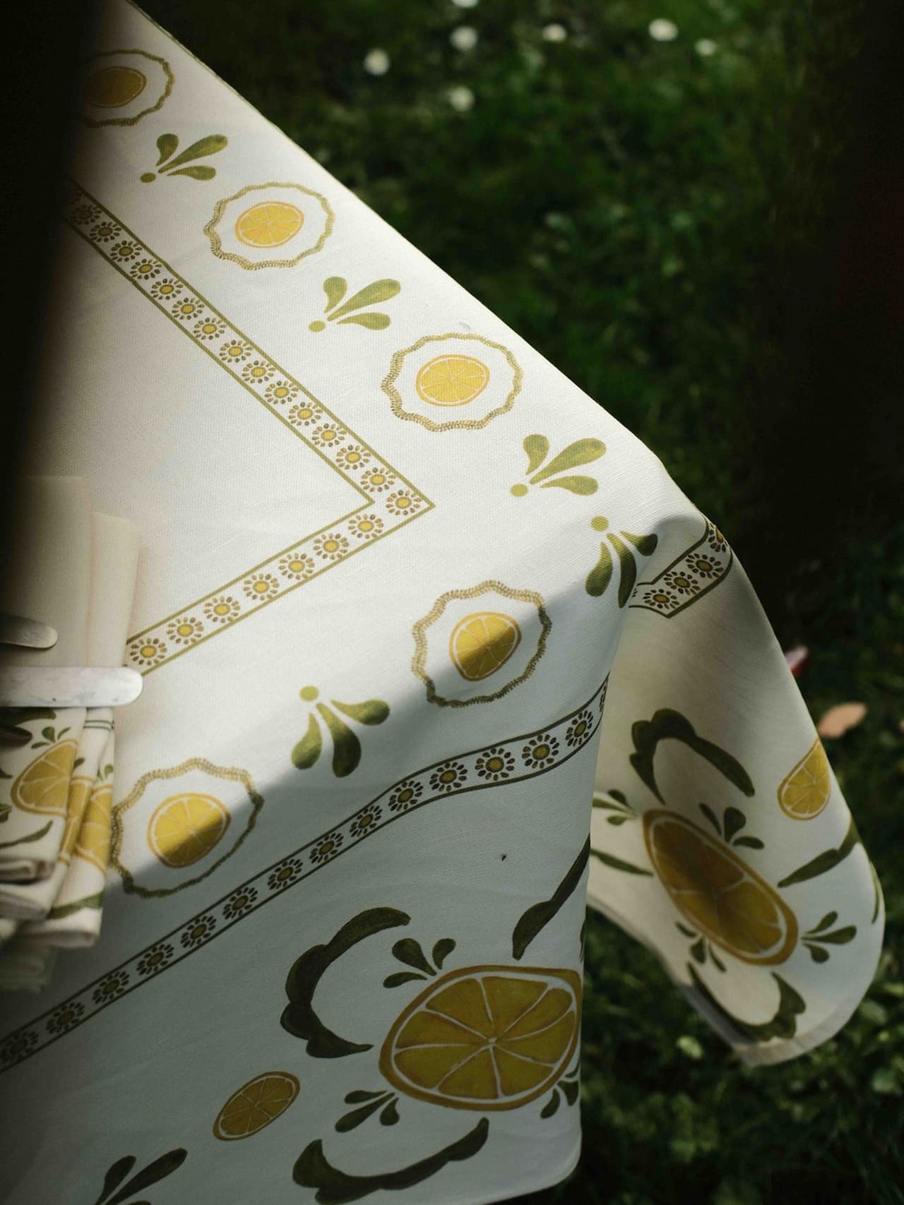 Citrus lemon table cloth Table Linen Bell Hutley x Peny Morrison    - Collagerie