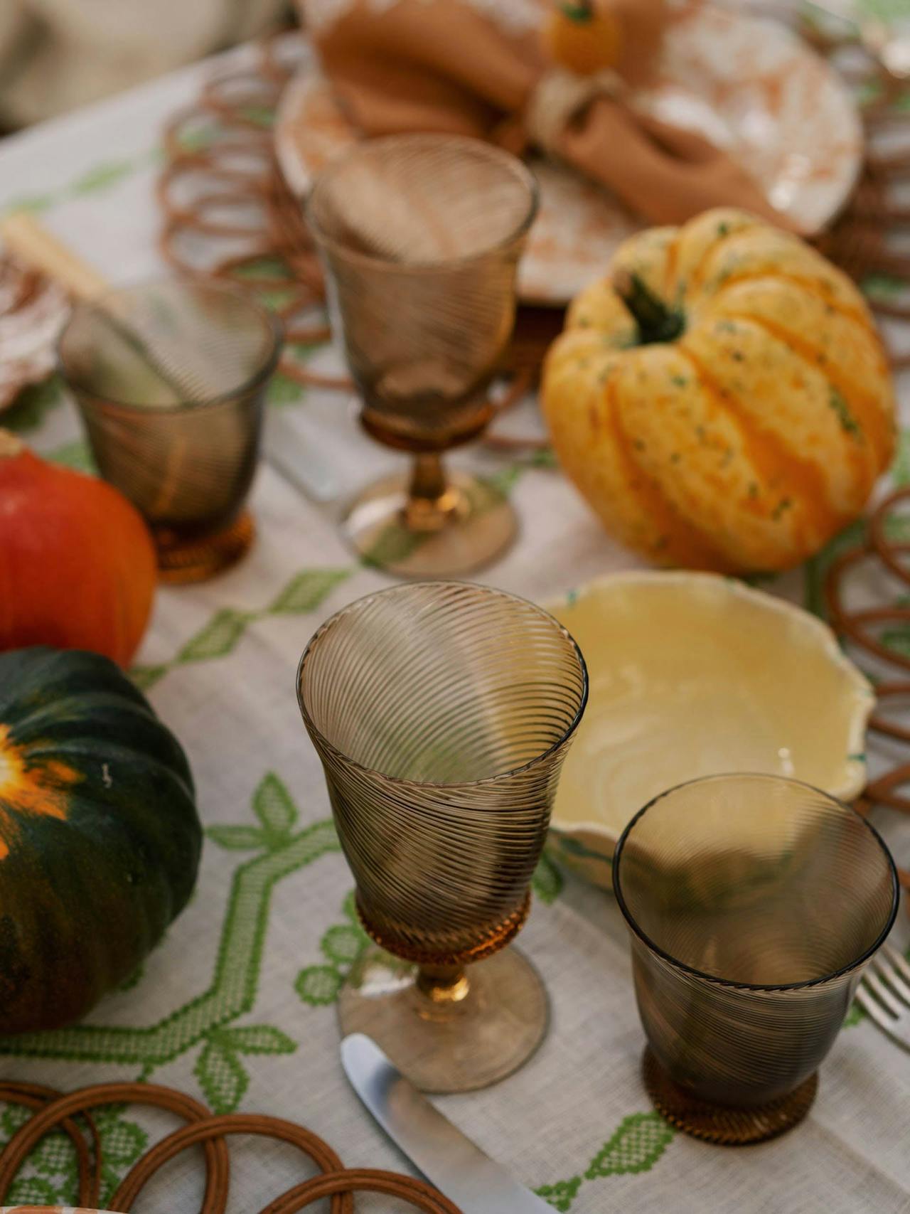 Spiral wine glasses (set of 4) Glassware Sharland England    - Collagerie