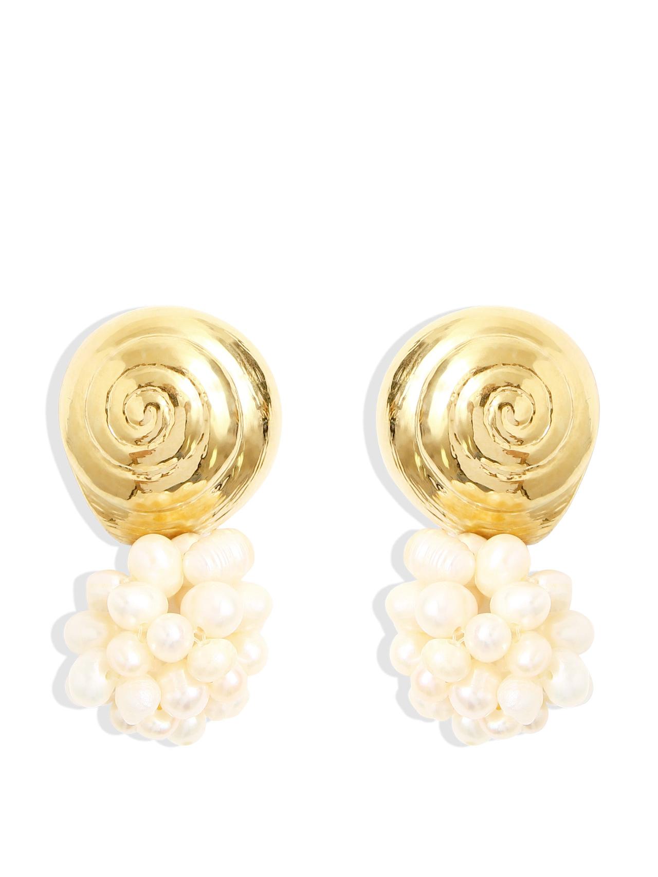 Gold with pearl Thia earrings