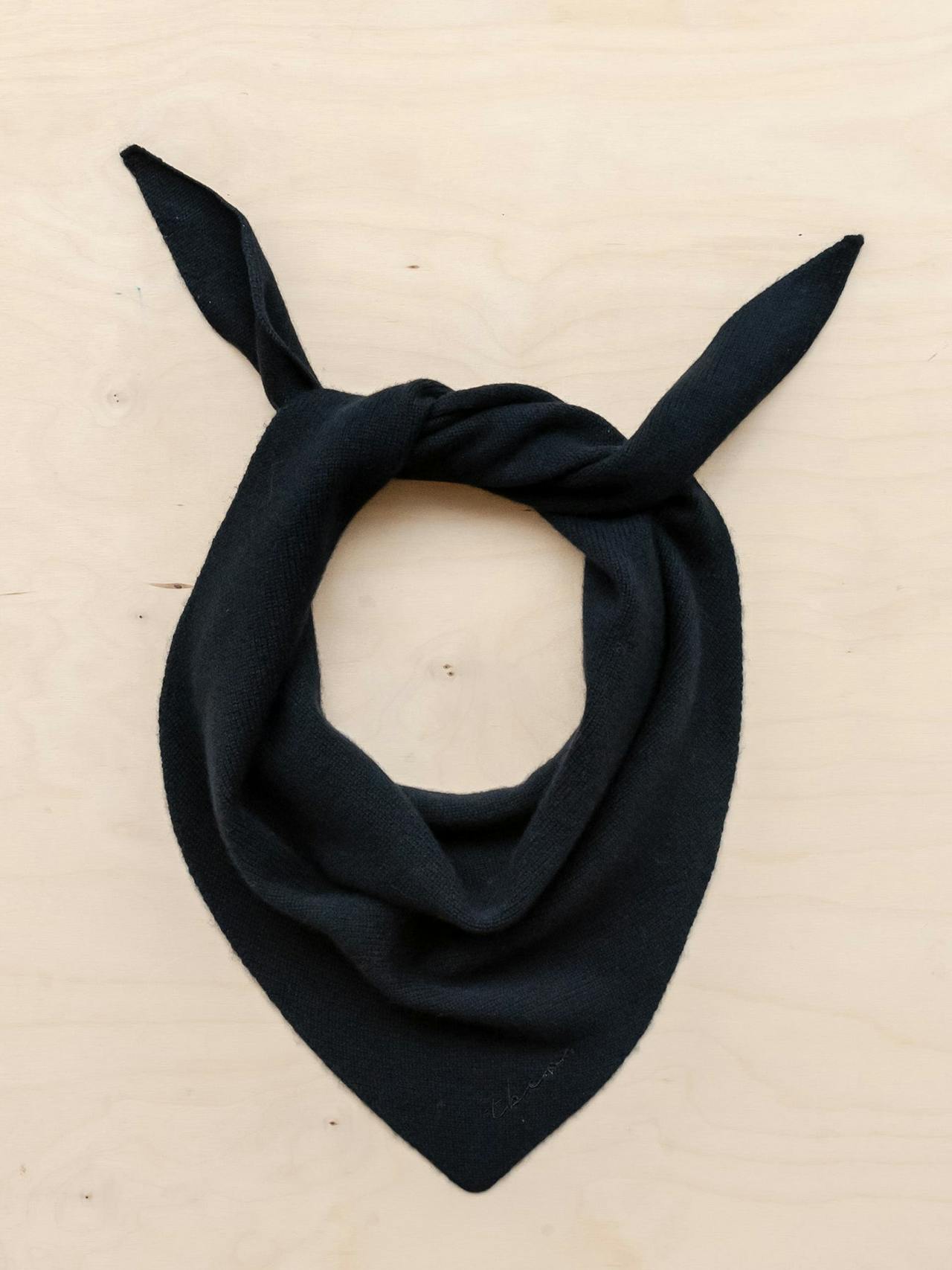 Merino triangle scarf in black