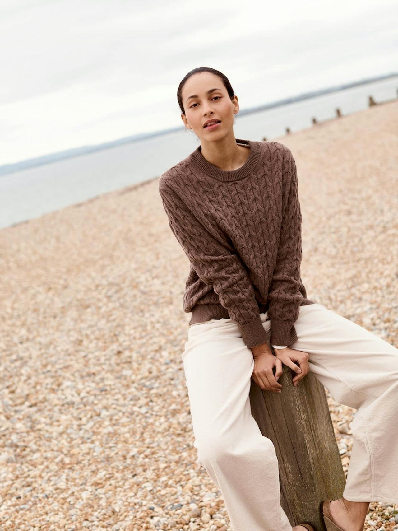 The cable crew in mocha Jumper Navygrey    - Collagerie