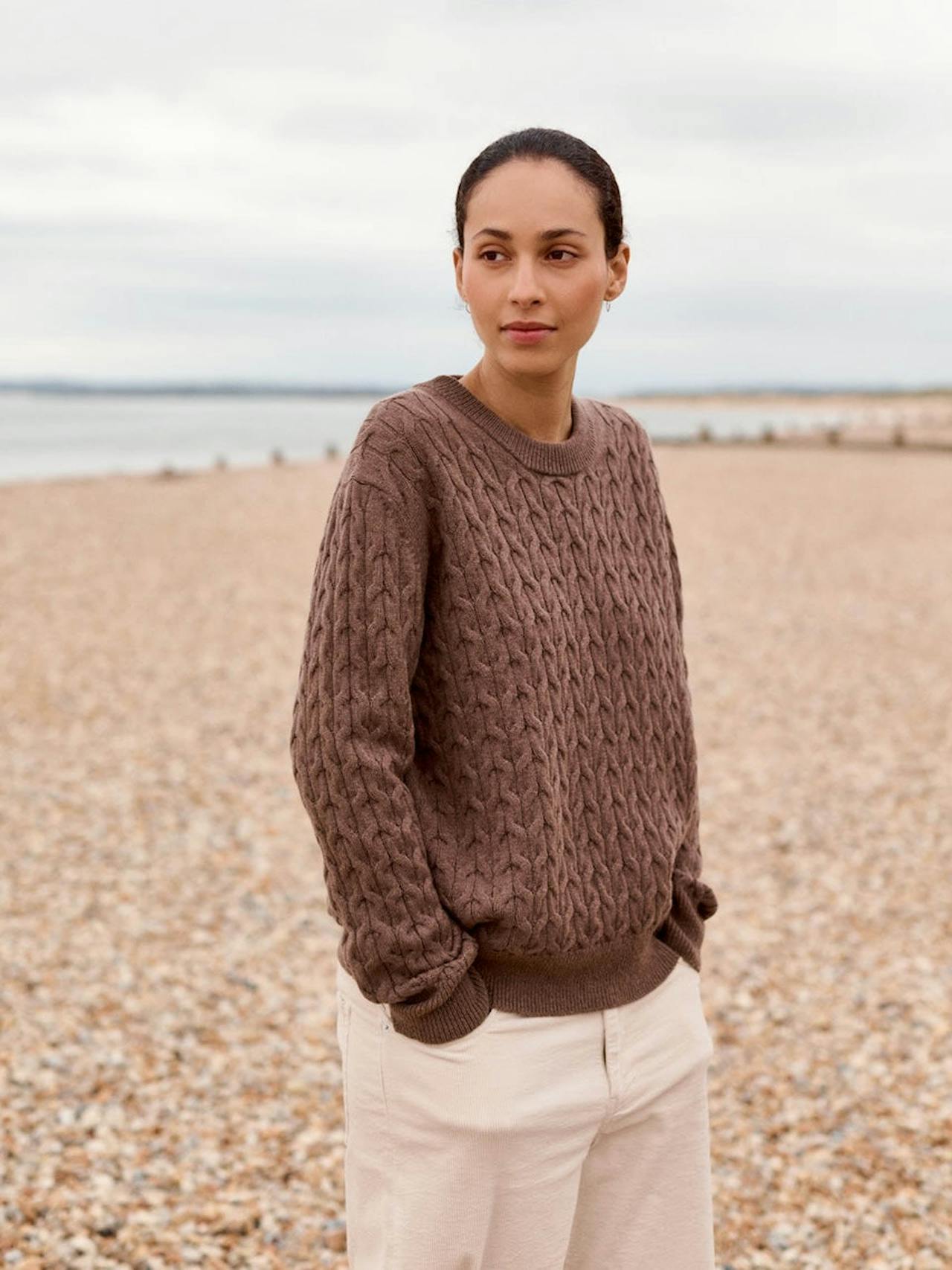 The cable crew in mocha Jumper Navygrey    - Collagerie